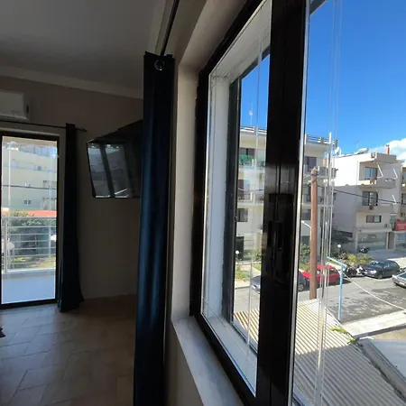 Modern αpt 500m From The Beach. Apartament